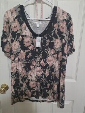 Maurices Gray Tee with Blush Floral V-Neck